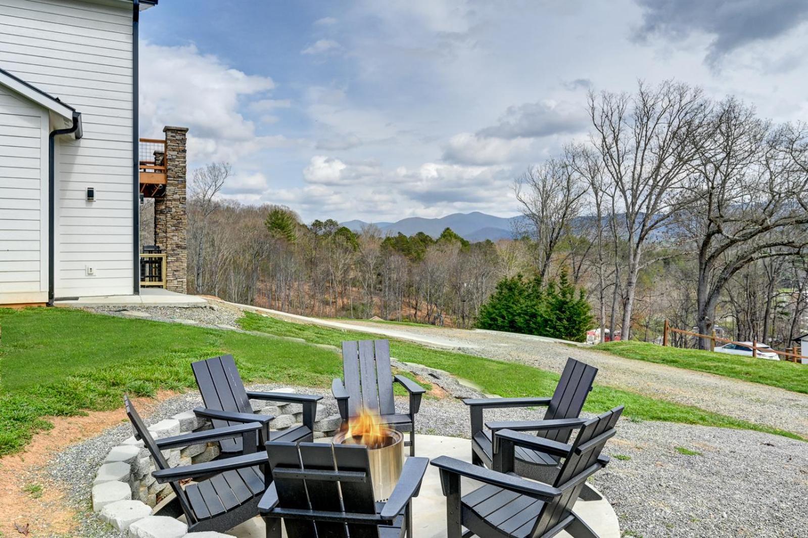 Mon Tresor, Modern Mountain Views With Deck Villa Weaverville Exterior photo